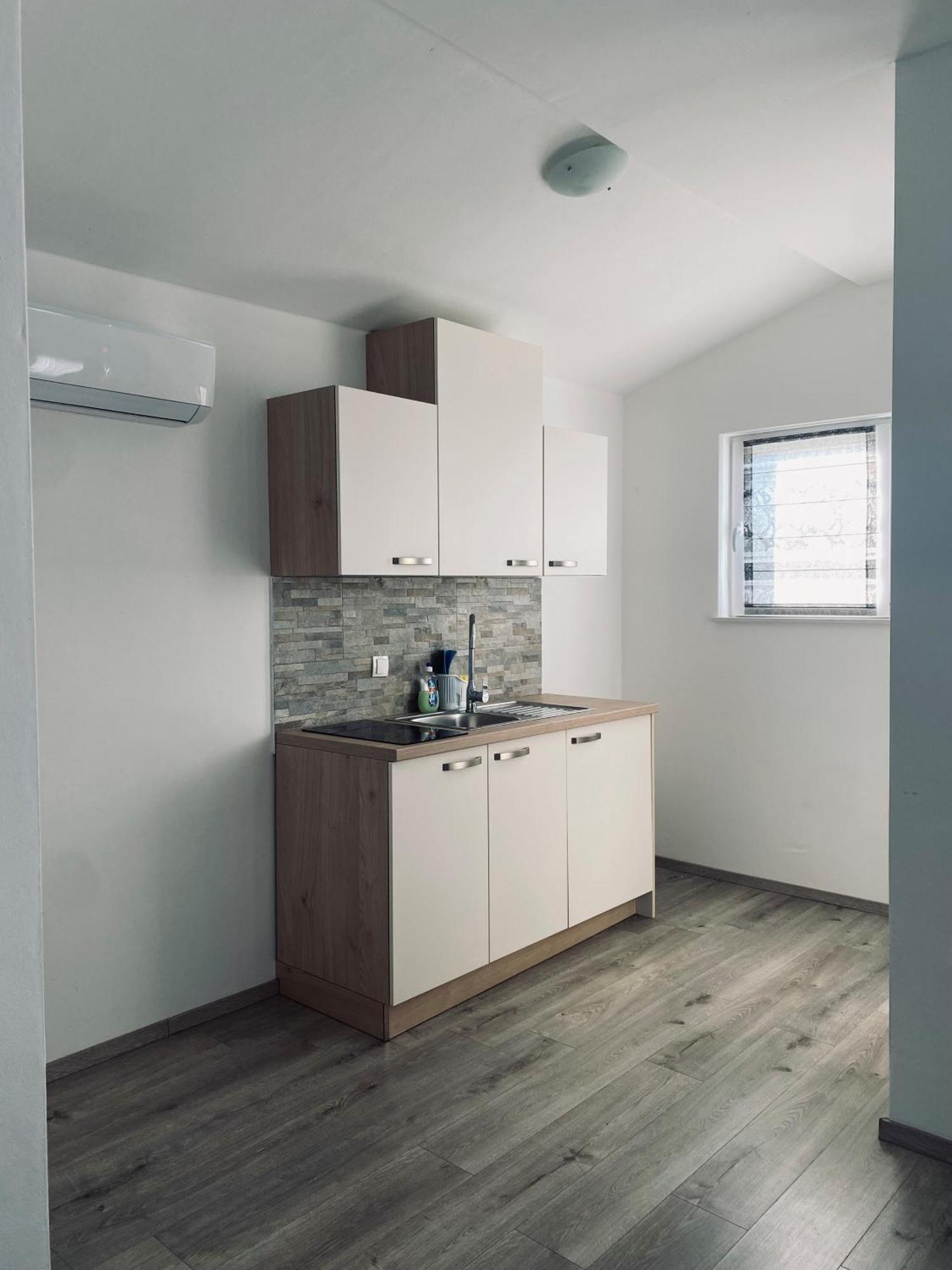 Apartmani Mila Starigrad Paklenica Exterior foto
